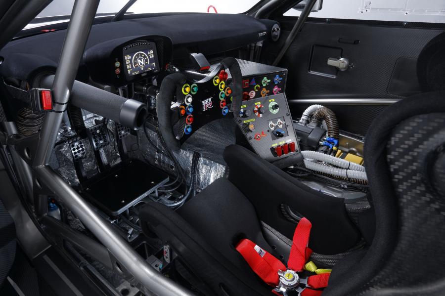 Интерьер Nissan GT-R GT3 Nismo (R35) 2018 года  (фото 7 из 7)